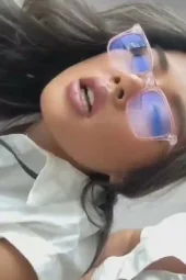 Menjual Tubuh Demi Karir Di Kantor
