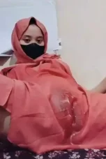 Hijab Lebar Pipis Enak Disodok Timun