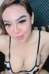 Miss Mega STW Super HOT Muncrat Di Sofa Hotel