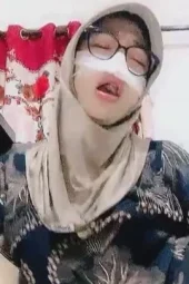 Ukhti Daster Batik Sangat Menikmati Masturbasi Anal