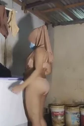 Terangsang Saat Melihat Ibu Mencuci Baju