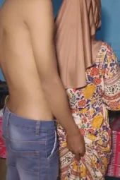 Mertua Hijab Sukarela Disetubuhi Di Dapur
