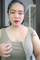 Mamicacha Minta Dipijit Bentar Sebelum Memeknya Dipakek Pelanggan