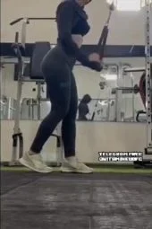 Jilbab Sange Ditempat Gym Sepong Pelatihnya Sampe Crot Di Mulut