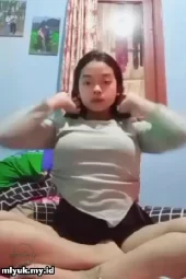 Susu Ranum Menkel Dek Sasa Enak Diremas