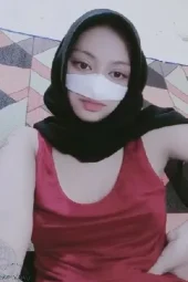 Jilbab Bertato Colok-colok Dengan Black Mamba